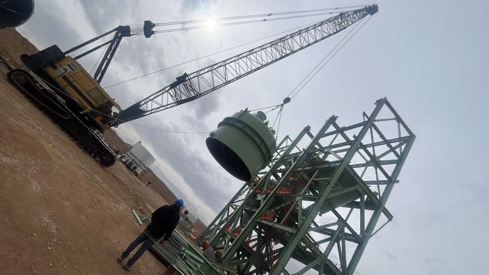 استقرار تجهیز Top Gas Scrubber در سازه کوره پروژه احیاء اقلید توسط صنایع ساخت ایکا