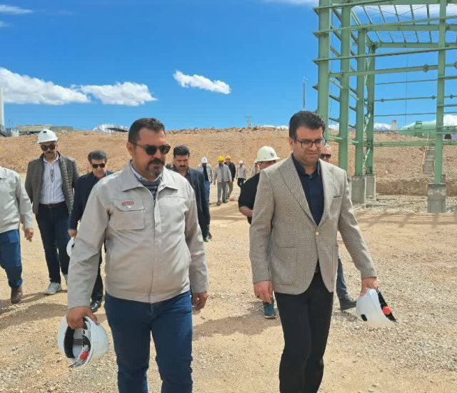 پای کار ایران هستیم/ حضور میدانی مدیرعامل ایریتک در پروژه اقلید در اوج تهاجم دشمن