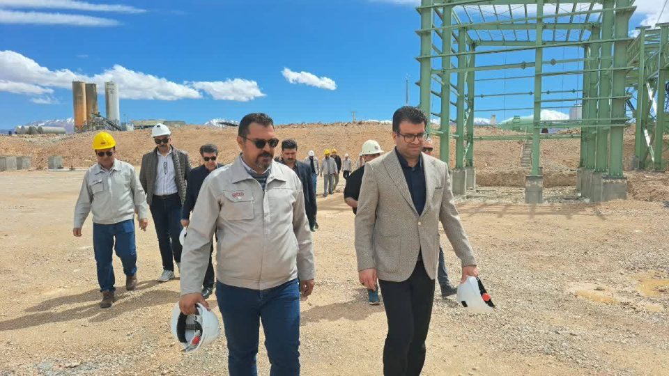 پای کار ایران هستیم/ حضور میدانی مدیرعامل ایریتک در پروژه اقلید در اوج تهاجم دشمن