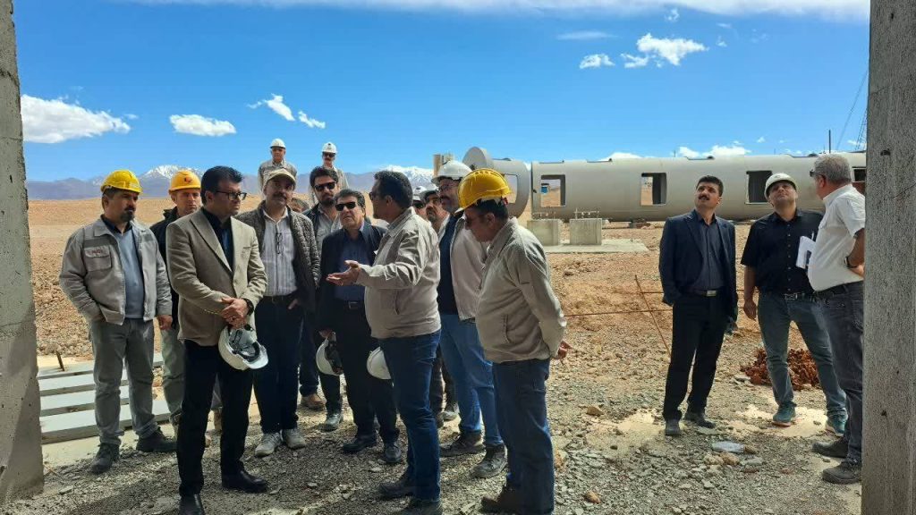 پای کار ایران هستیم/ حضور میدانی مدیرعامل ایریتک در پروژه اقلید در اوج تهاجم دشمن