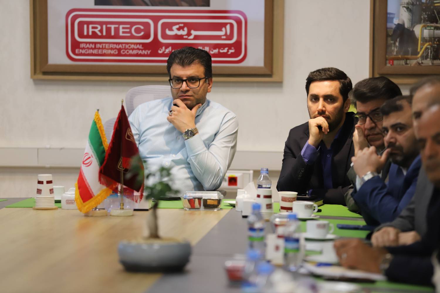 بررسی چالشها و پایش پیشرفت پروژهها در نشست مدیریتی ایریتک
